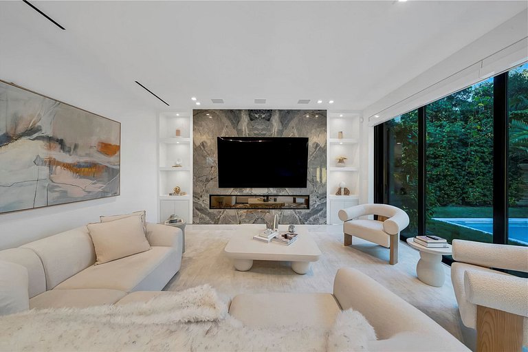 Mia008 - Casa reformada en The Roads, Miami