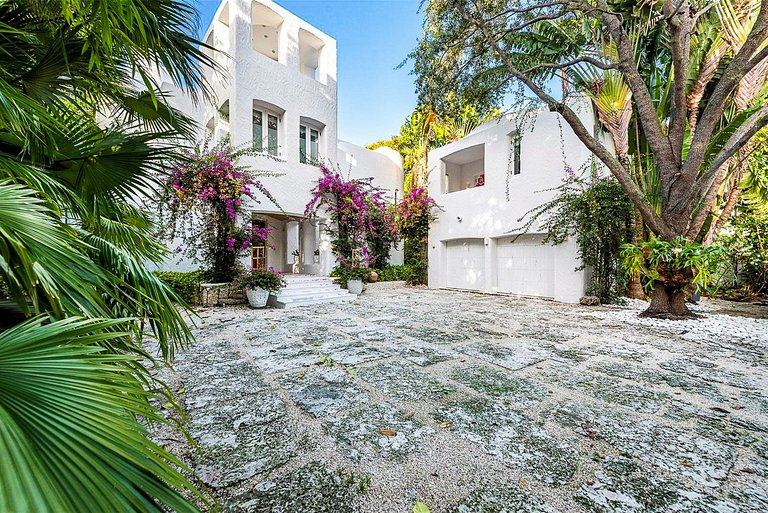 Mia009 - Mansão estilo Mykonos frente mar em Miami