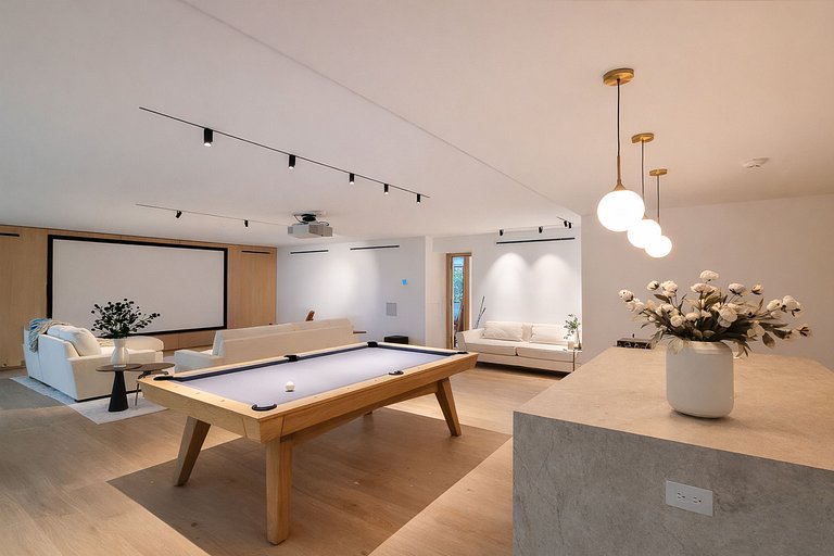 Mia005 - Modern Waterfront Estate on Sunset Island