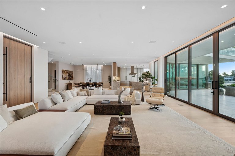 Mia004 - Casa contemporánea frente al mar en Miami