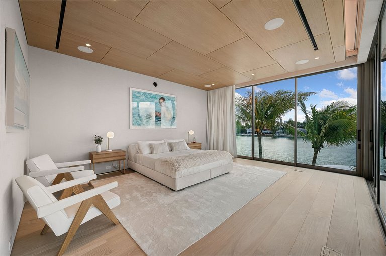 Mia004 - Casa contemporánea frente al mar en Miami