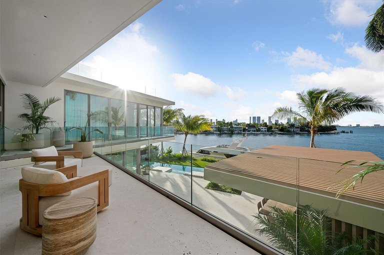 Mia004 - Maison contemporaine en bord de mer à Miami