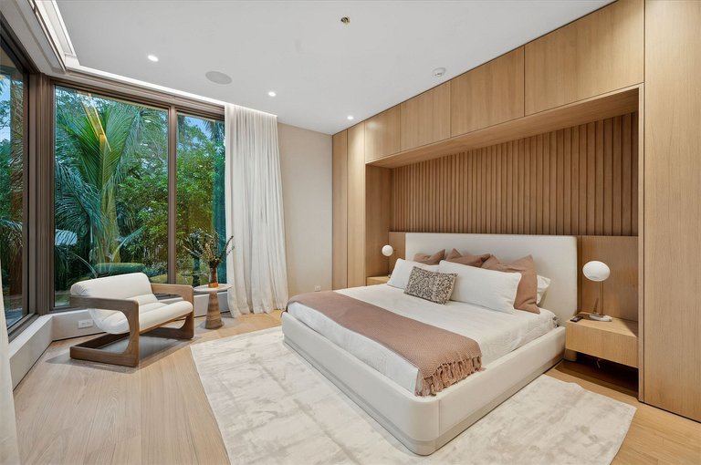 Mia004 - Casa contemporânea frente mar em Miami