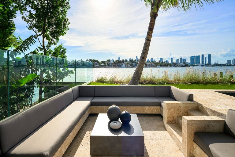 Mia006 - Designer Waterfront Residence in Miami