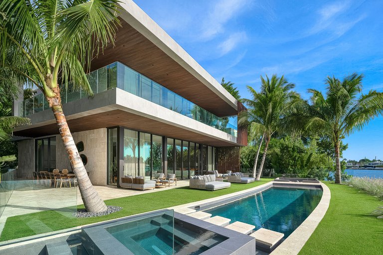 Mia006 - Residencia de diseño frente al mar en Miami