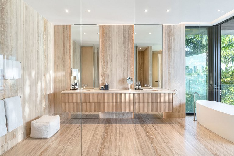 Mia006 - Designer Waterfront Residence in Miami