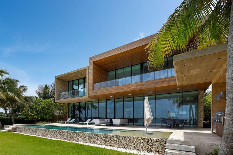 Mia011 - Mansão de Luxo à Beira-Mar em Miami