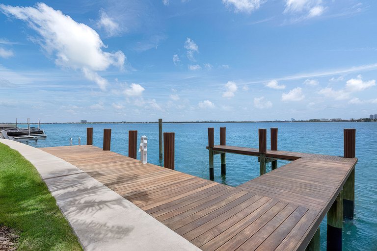 Mia011 - Mansão de Luxo à Beira-Mar em Miami