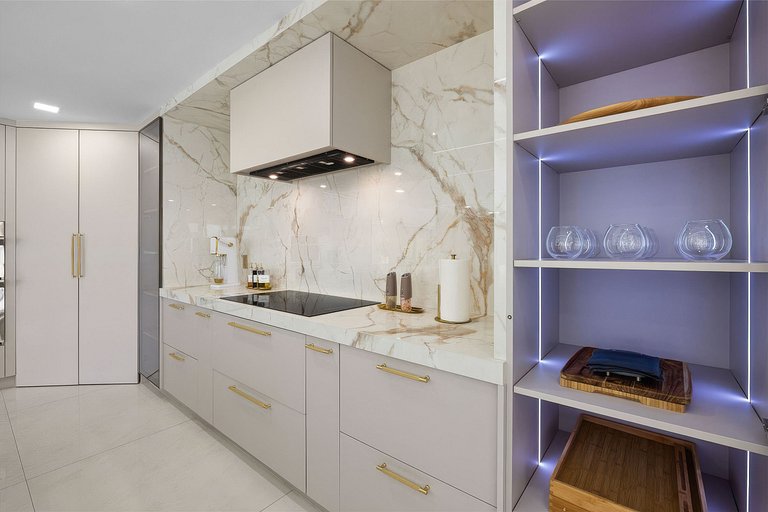Mia007 - Casa Inteligente Moderna em Hollywood Lakes