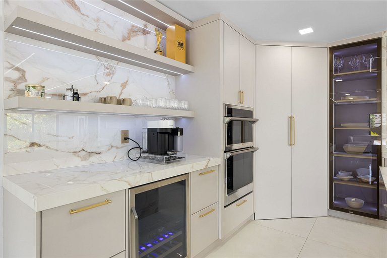 Mia007 - Casa Inteligente Moderna em Hollywood Lakes