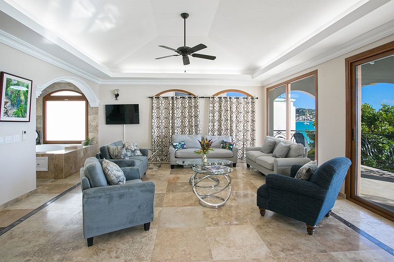 Sxm015 – Beachfront villa with ocean views in Simpson Bay
