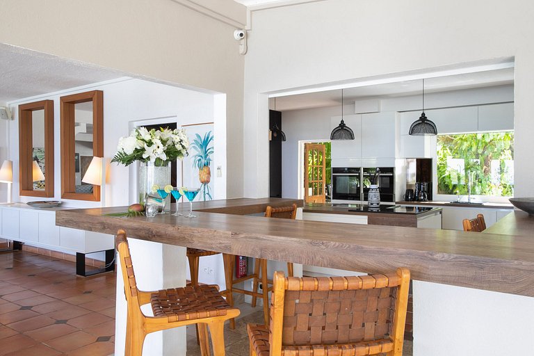Sxm016 – Ocean-view estate with guest cottage in Anse Marcel