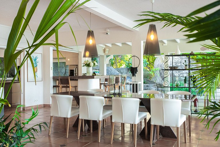 Sxm016 – Ocean-view estate with guest cottage in Anse Marcel
