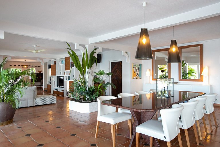 Sxm016 – Ocean-view estate with guest cottage in Anse Marcel