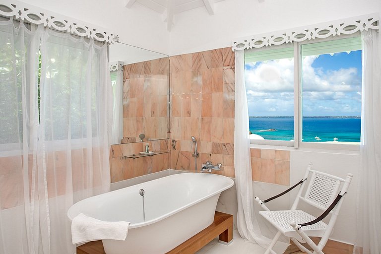 Sxm016 – Ocean-view estate with guest cottage in Anse Marcel