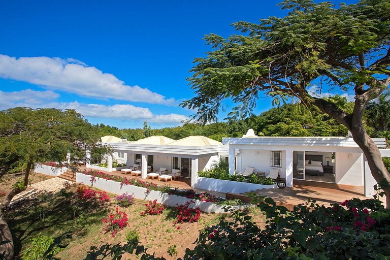 Sxm017 – Ocean-view villa with pool in Terres Basses