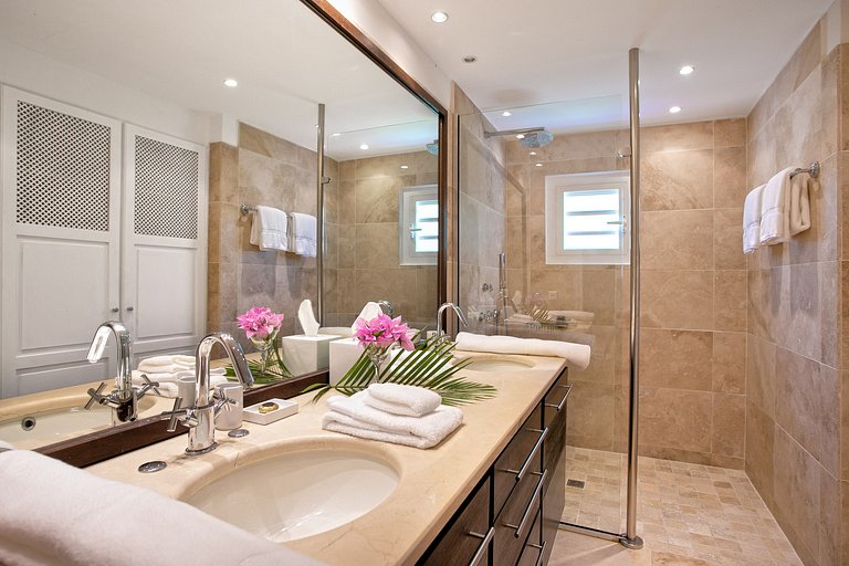 Sxm017 – Ocean-view villa with pool in Terres Basses