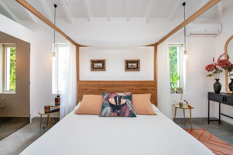 Sxm016 – Ocean-view estate with guest cottage in Anse Marcel