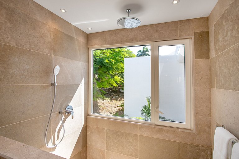 Sxm017 – Ocean-view villa with pool in Terres Basses