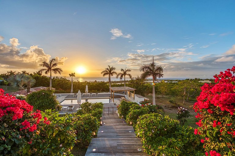 Sxm017 – Ocean-view villa with pool in Terres Basses