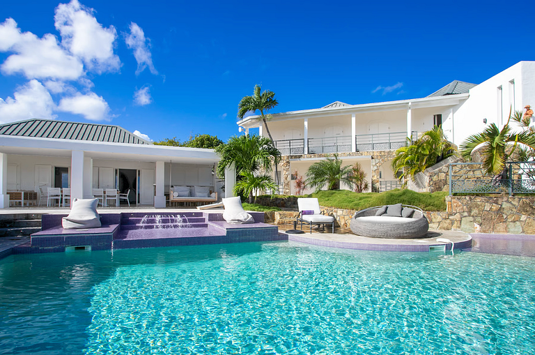 Sxm018 – Villa con vista al mar sobre acantilados en Terres