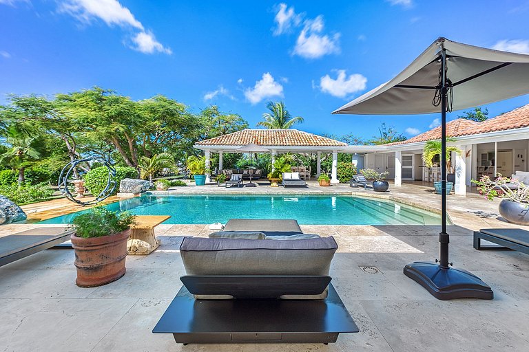 Sxm019 – Villa doble con jardines privados en Terres Basses