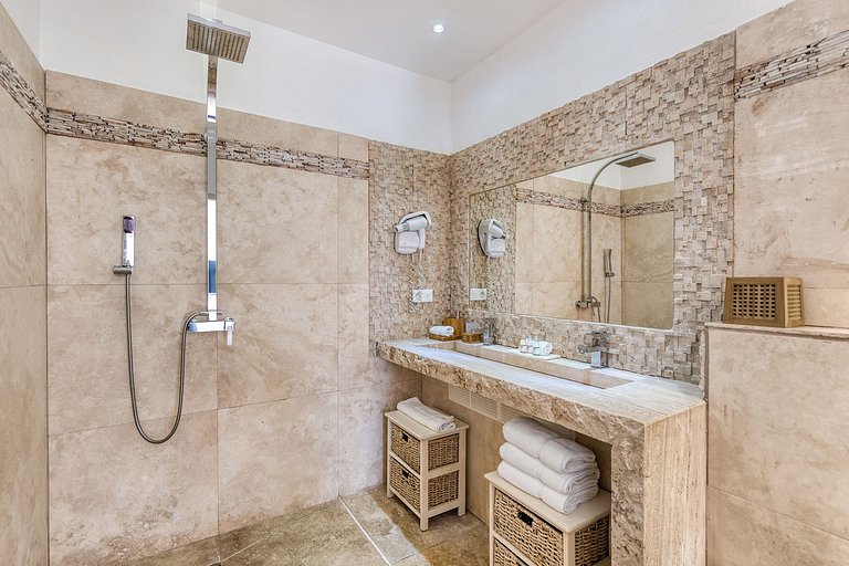 Sxm019 – Dual-villa retreat with private gardens in Terres B