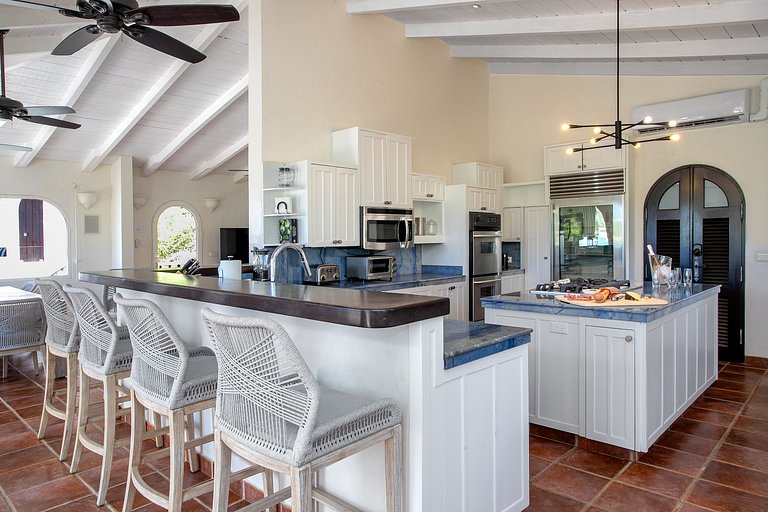 Sxm020 – Beachfront villa with cottage in Baie Rouge
