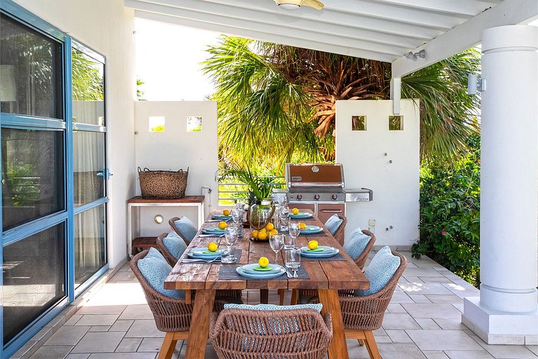 Sxm022 – Contemporary home with tennis court near Baie aux P