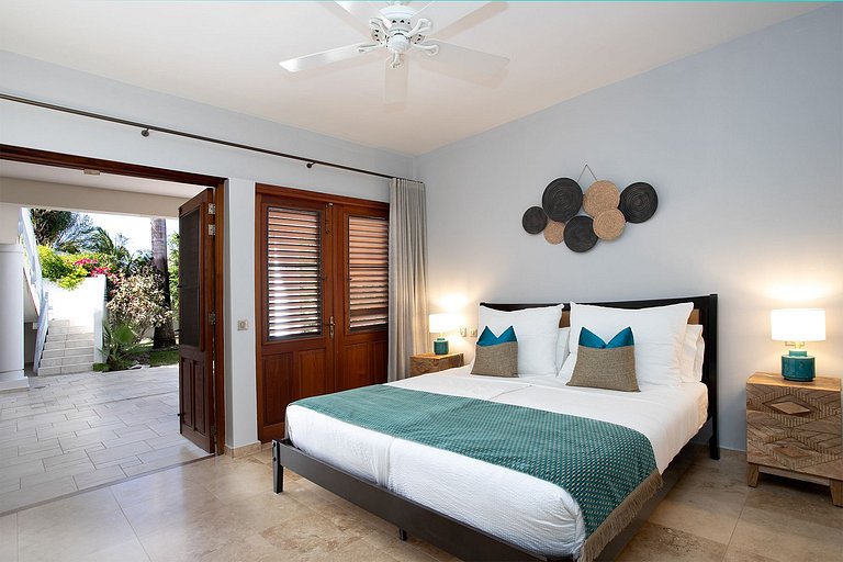 Sxm022 – Contemporary home with tennis court near Baie aux P