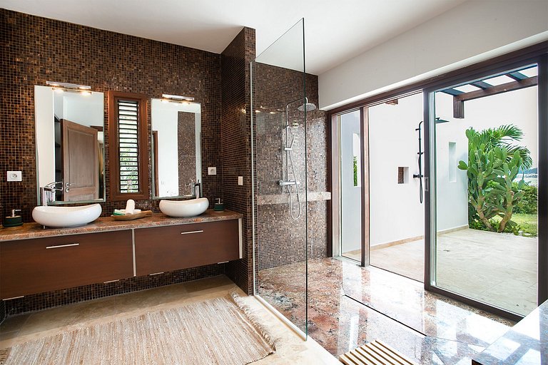 Sxm023 – Moroccan-style villa overlooking Simpson Bay Lagoon