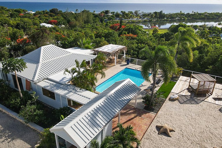 Sxm024 – Chic hillside home with ocean views in Terres Basse