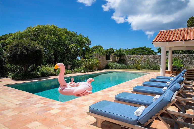 Sxm025 – Maison architecturale avec vue sur le lagon à Terre