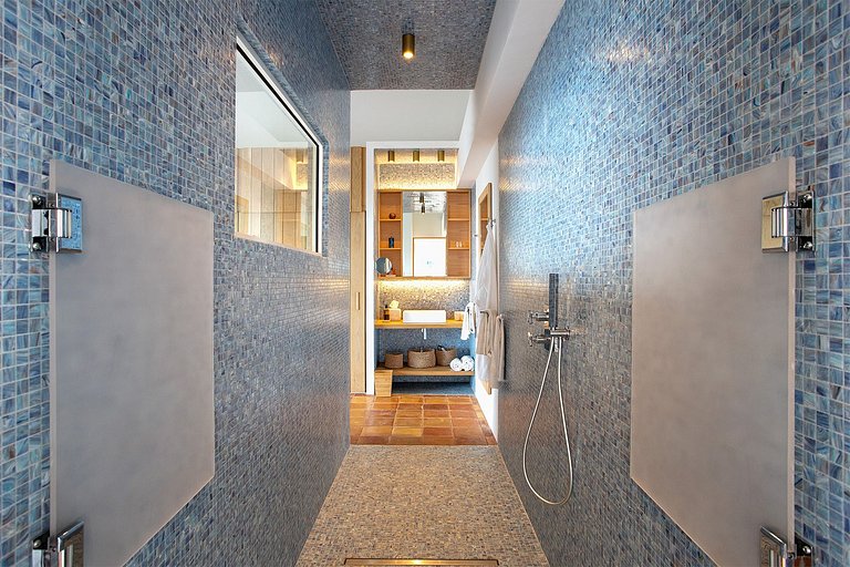 Sxm025 – Architectural home with lagoon views in Terres Bass