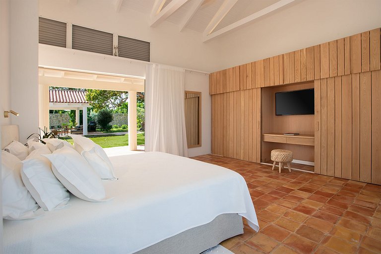 Sxm025 – Architectural home with lagoon views in Terres Bass