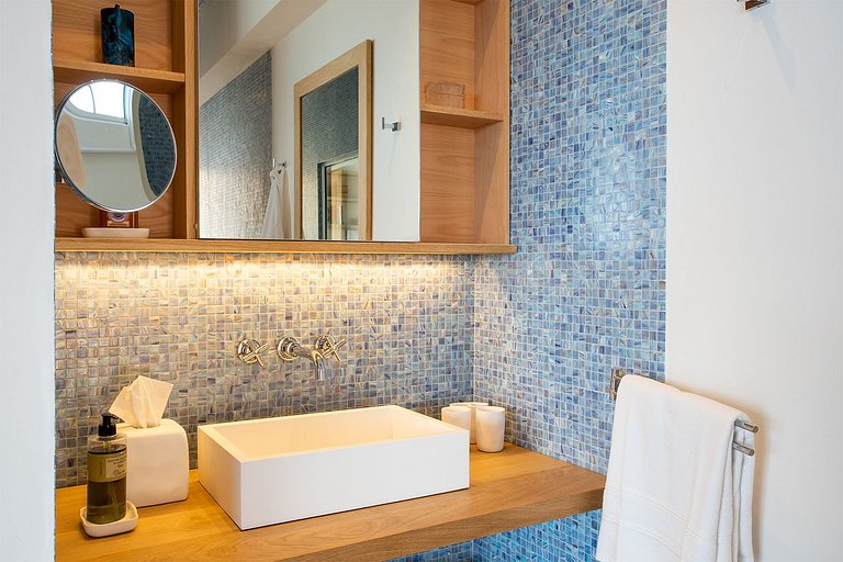 Sxm025 – Architectural home with lagoon views in Terres Bass