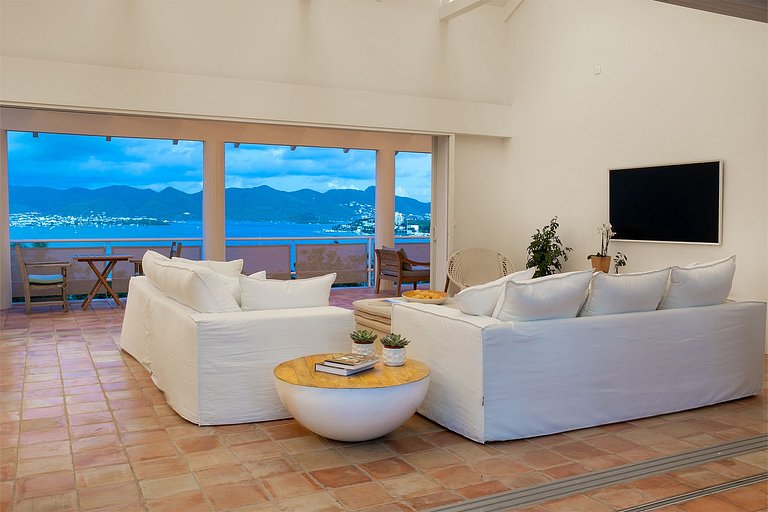 Sxm025 – Maison architecturale avec vue sur le lagon à Terre