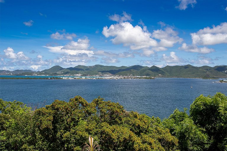 Sxm025 – Casa arquitetônica com vista para a lagoa em Terres