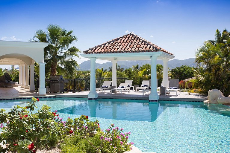 Sxm026 – Lagoonfront villa with private beach in Terres Bass