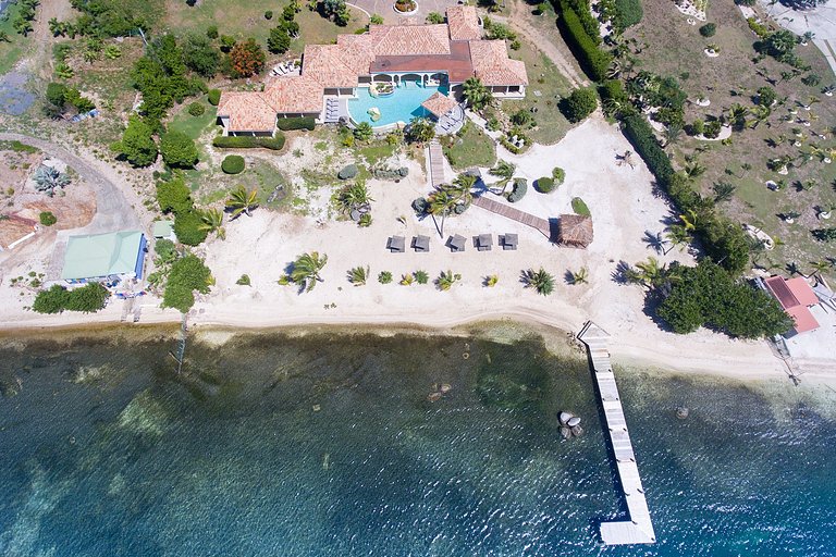 Sxm026 – Villa con playa privada en Terres Basses