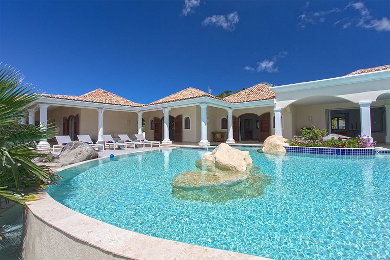Sxm026 – Lagoonfront villa with private beach in Terres Bass