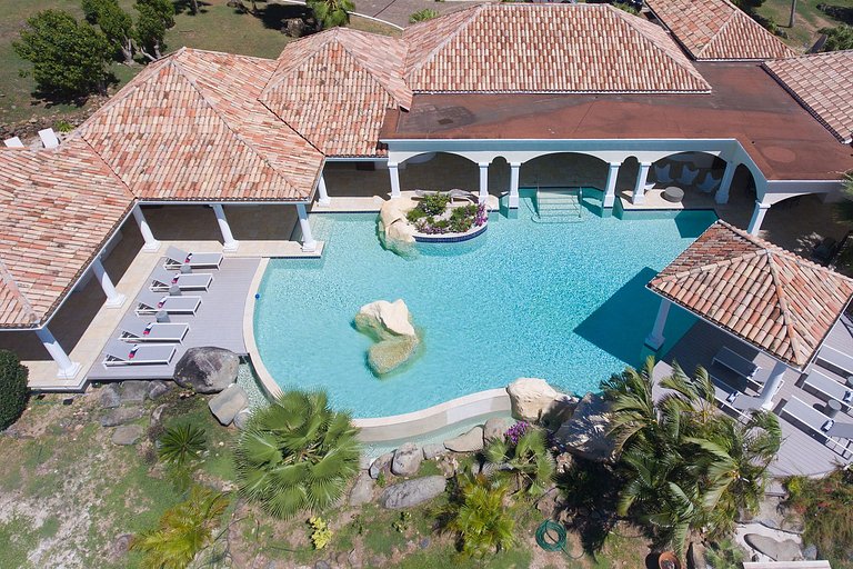 Sxm026 – Lagoonfront villa with private beach in Terres Bass