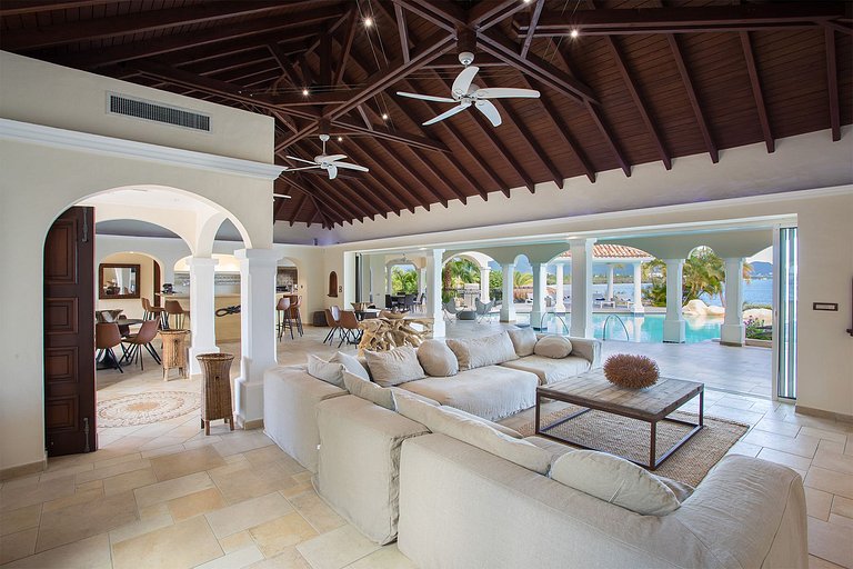 Sxm026 – Villa com praia privativa em Terres Basses