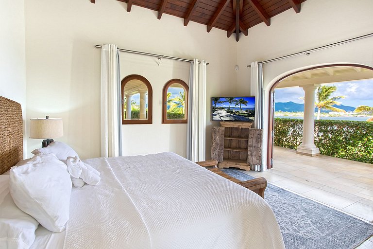 Sxm026 – Lagoonfront villa with private beach in Terres Bass