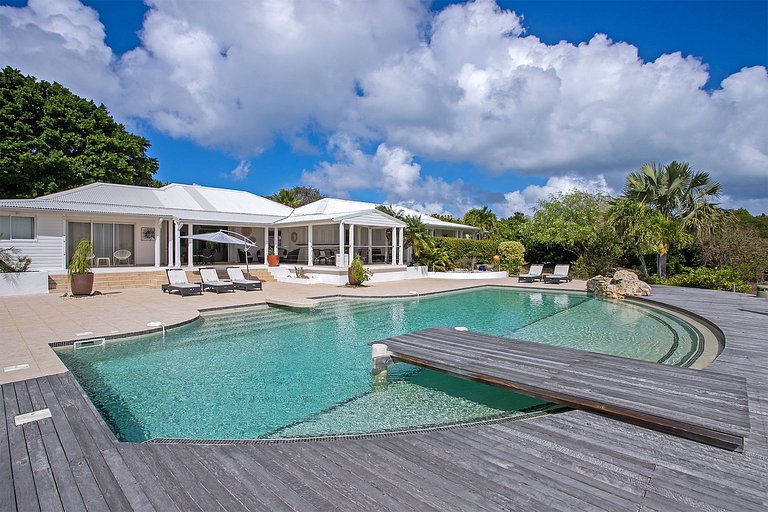 Sxm040 – Élégante villa avec vue sur le lagon à Terres Basse