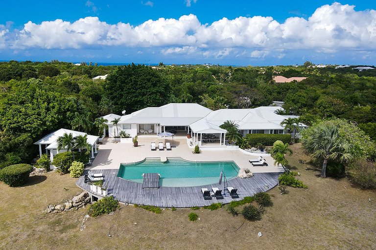 Sxm040 – Élégante villa avec vue sur le lagon à Terres Basse