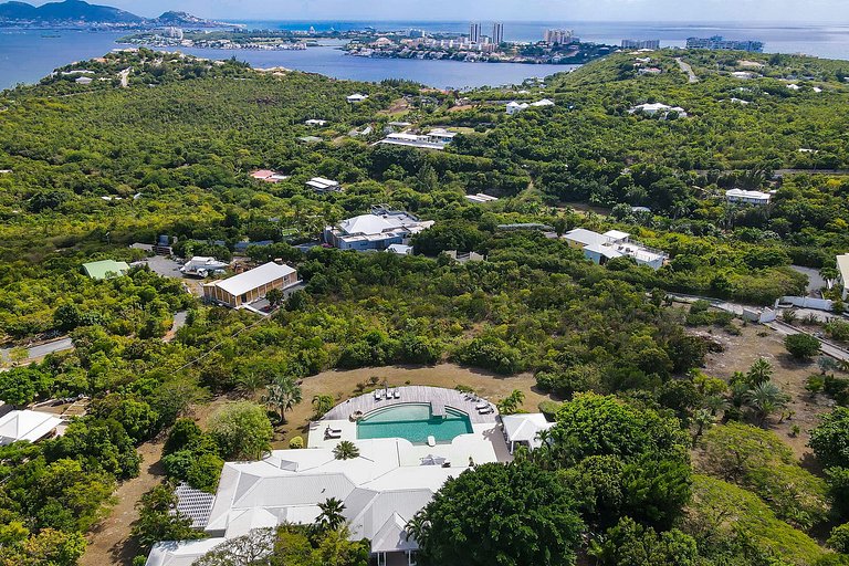 Sxm040 – Elegant villa with lagoon views in Terres Basses