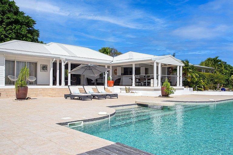 Sxm040 – Elegante villa con vistas a la laguna en Terres Bas