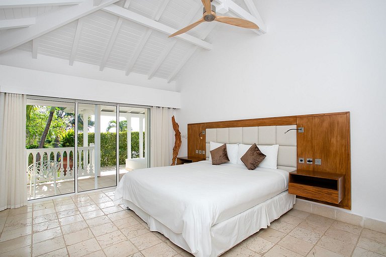 Sxm040 – Elegante villa com vista para a lagoa em Terres Bas