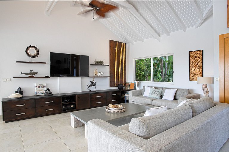 Sxm040 – Elegant villa with lagoon views in Terres Basses